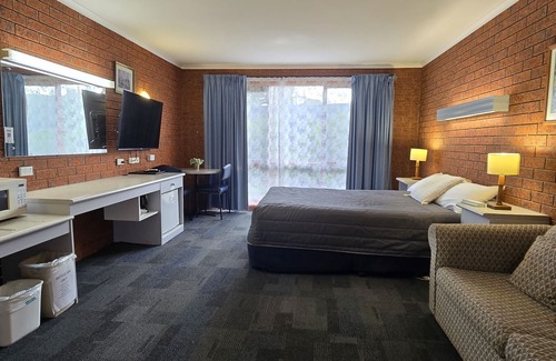 Portland North Hotel | Comfortable Stay at Whalers Rest Motor Inn with Breakfast