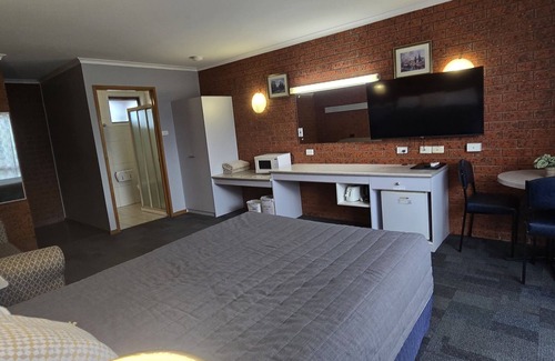Portland North Hotel | Comfortable Stay at Whalers Rest Motor Inn with Breakfast