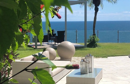 Tango Mar Villa | Exquisite Whales View Beach House with Ocean Front Charm
