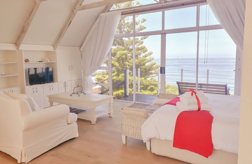 Wilderness Beach House | Relax at Whales Way Ocean Retreat with Pool and Spa Access