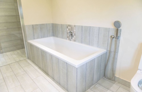 Plettenberg Bay Hotel | Relax at Whalesong Hotel & Spa: 4-Star Comfort Awaits