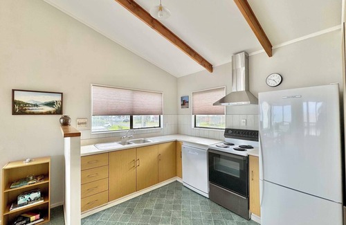 Whangamata House | Whangamata by the Beach -4BR Ocean-View Family Beach House