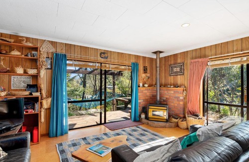 Tata Beach House | Relax at Whare Parauri - Tata Beach Family Holiday Home