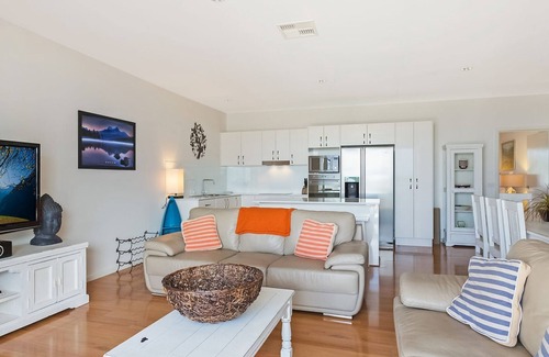 Narooma Apartment | Wharf Apartment Unit 15: Guest Rated 9.8 with Pool & Kitchen