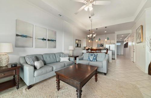Orange Beach House | Wharf Resort 917: Family-Friendly Retreat with Pool Access
