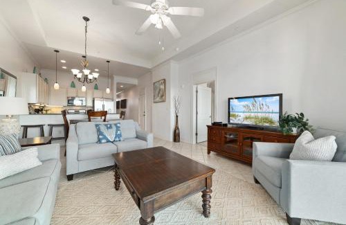 Orange Beach House | Wharf Resort 917: Family-Friendly Retreat with Pool Access