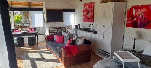 Wellsford Ski Chalet | Oceanfront Wharfe Cottage: Guest Rated 9.9/10 Experience