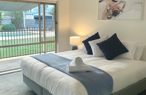 Echuca House | Wharparilla House - Echuca: Family-Friendly Beach Retreat