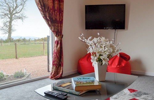 Laurencekirk Cottage | Relaxing Holiday Base with Ocean Views & Pet-Friendly Comfort