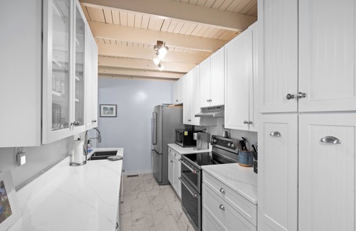 Lakeside House | Serene Lakeside Cottage with Golf Cart & Amazing Views