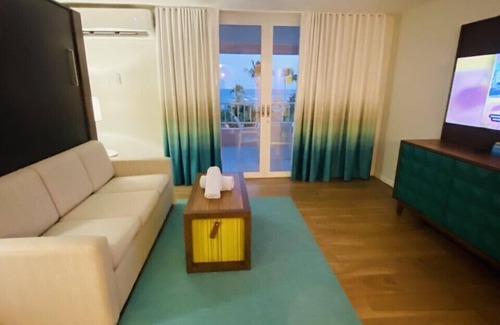Nazareth Resort | Experience Paradise with Oceanfront Pool & Spa Amenities