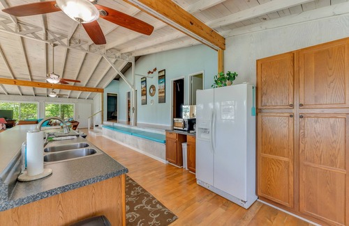 Crane Hill House | Stunning Lake View at WHAT-A-VIEW - Year-Round Getaway