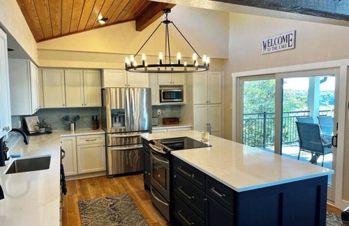 Canyon Lake House | Waterfront Retreat: Guest Rated 10/10 with Ocean Views!