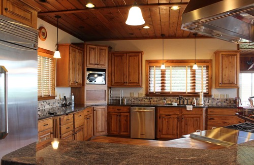 Blue Ridge Cabin | Exclusive 3600 sqft Blue Ridge Cabin with Spa & Views