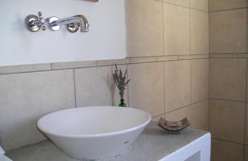 Bredasdorp Bed & Breakfast | Wheatlands Lodge: Pet Friendly Stay with Breakfast Included