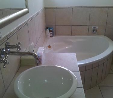 Bredasdorp Bed & Breakfast | Wheatlands Lodge: Pet Friendly Stay with Breakfast Included