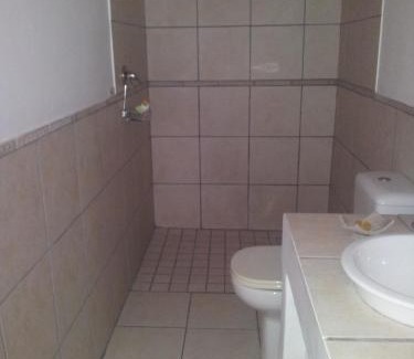 Bredasdorp Bed & Breakfast | Wheatlands Lodge: Pet Friendly Stay with Breakfast Included