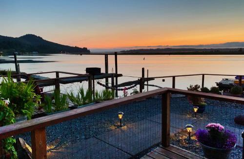 Wheeler Hotel | Oceanfront Bliss: Wheeler on the Bay Lodge & Marina
