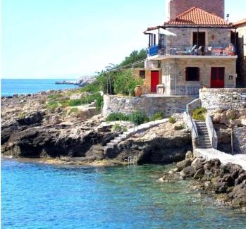 Lefktron House | Oceanfront Retreat: Wheelhouse Trachila Mani, 4-Star Stay