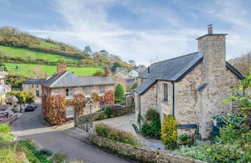 Branscombe House | Enchanting Wheelwright Cottage: Pet & Child Friendly Getaway