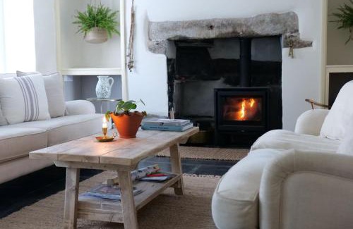 St. Mabyn House | Exceptional Wheelwright House: Pet and Child Friendly Retreat