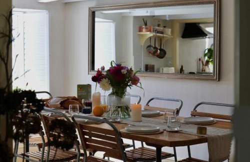 St. Mabyn House | Exceptional Wheelwright House: Pet and Child Friendly Retreat