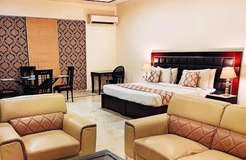Sector 51 Apartment | Convenient Stay Near Artemis Hospital - Rated 9.8/10