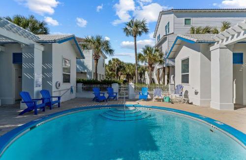 Navarre Beach House | Unwind at When the Sun Goes Down: Pet-Friendly Retreat