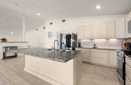 Cottonwood Shores House | Discover Lakeview Retreat: Adventure and Relaxation Await