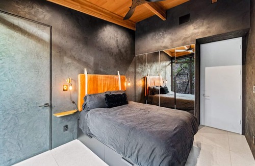 Austin House | Enjoy 4 Nights for the Price of 3 This July!