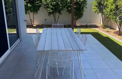 Bargara House | Discover Relaxation at The Other Place: Pool & Ocean Views