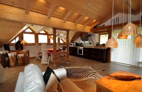 Pfaffing Apartment | Discover Bavaria's Beauty with Ocean View Lodges