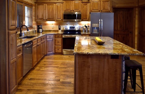 Hochatown Cabin | Experience Comfort at Where Else: Cabin for 11 by Beavers Bend