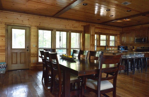 Hochatown Cabin | Experience Comfort at Where Else: Cabin for 11 by Beavers Bend
