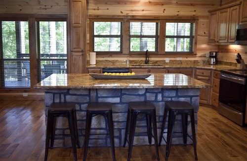Hochatown Cabin | Experience Comfort at Where Else: Cabin for 11 by Beavers Bend