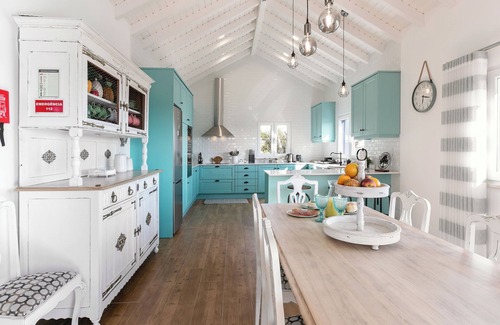 Caldas da Rainha House | Rustic Elegance with Spa and Breakfast Amenities Await