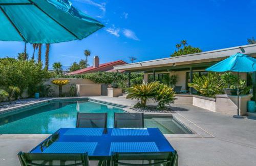 Bermuda Dunes House | Relaxing Retreat Where Airways Meet the Fairways