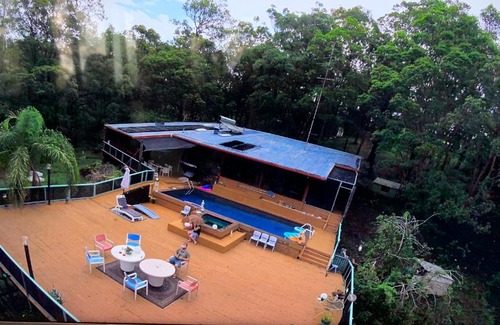 Currumbin Waters Bed & Breakfast | Escape to Nature: Forest Meets Sea on the Gold Coast