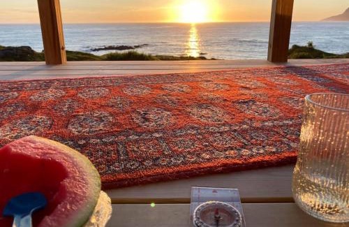 Flakstad Apartment | Discover Where the Ocean Meets Land: Guest Rated 9.7/10