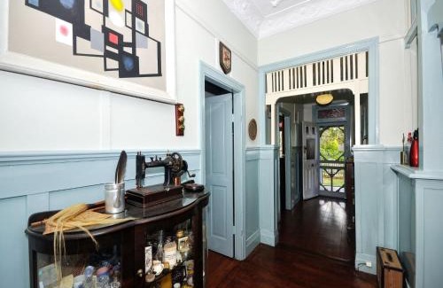 Tea Gardens House | Discover Where the River Runs: Pet & Child Friendly Retreat