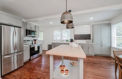 Northport House | Where Tradition Meets Comfort in Historic Northportand Bryant-Denny Stadium