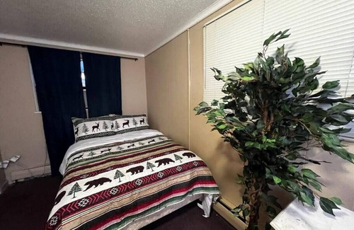 Bonesteel Cabin | Family-Friendly Retreat at Whetstone Bay Lodge Room 4
