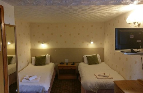 Wheyrigg Hotel | Wheyrigg Hall: Cozy Stay with Restaurant & Family Amenities