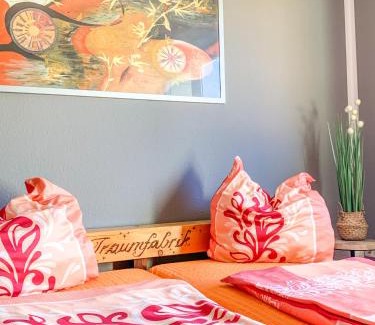 Gruna Apartment | Cozy Flat Near Großen Garten: Pet-Friendly & Family-Oriented
