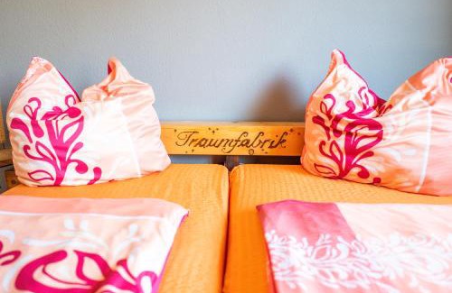 Gruna Apartment | Cozy Flat Near Großen Garten: Pet-Friendly & Family-Oriented