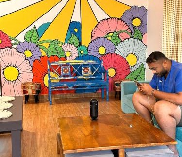 Kailash Colony Hotel | Whiite Panda - Backpacker Hostel in Delhi Greater Kailash