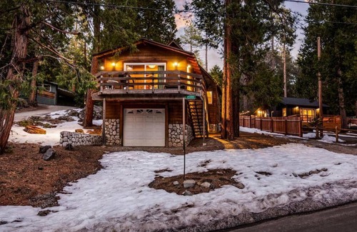 Pine Cove House | Enchanting Cabin Retreat with Spa, Fireplace & Pet Access