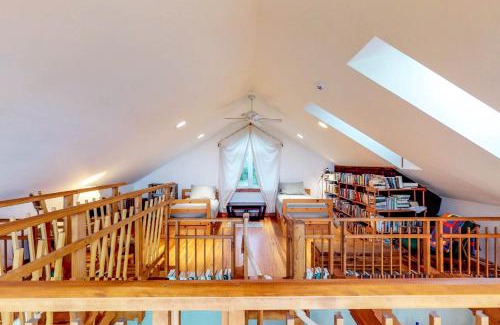 Port Orford House | Inviting Whimsy by the Sea: Pet and Child Friendly Retreat