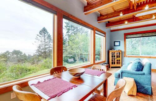 Port Orford House | Inviting Whimsy by the Sea: Pet and Child Friendly Retreat