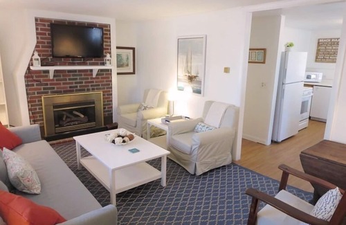 Harwich Center House | Pet-Friendly Hotel with Oceanfront Views Near Beach & Trails